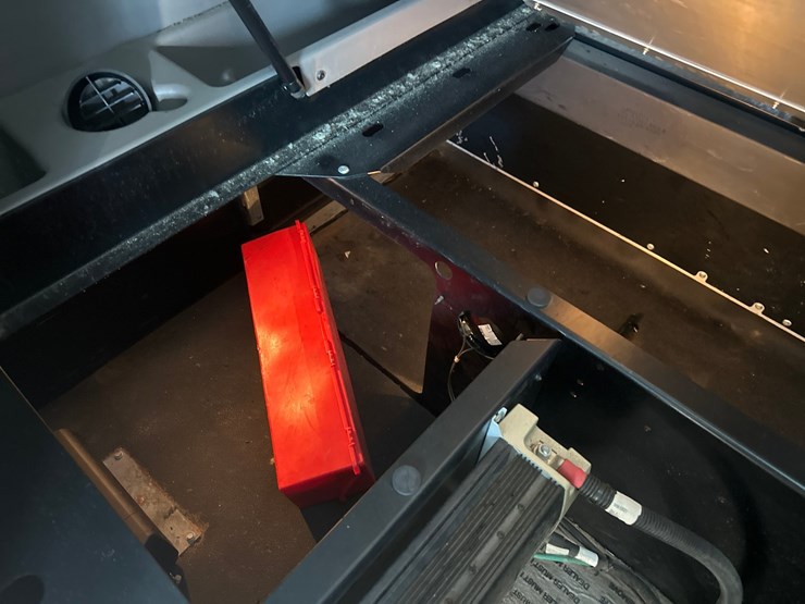 2013-peterbilt-365-image-55