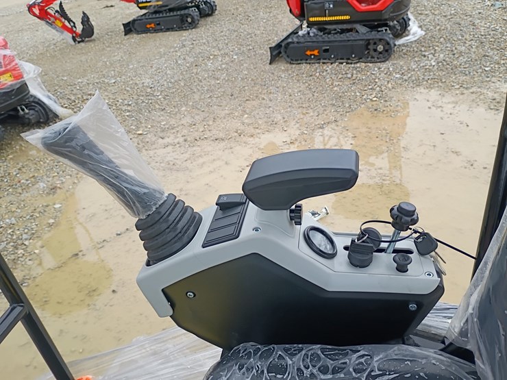 #l19-009-•-2026-tpm-18bs-mini-excavator-image-15