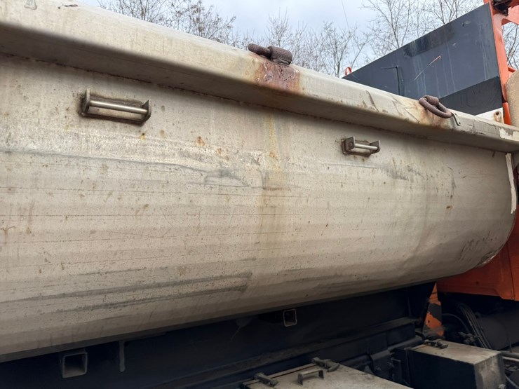 #2168-•-2001-sterling-4x2-snow-plow-truck-image-33