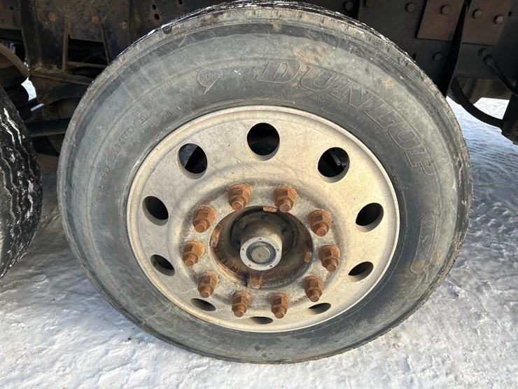 2005-international-7600-image-79