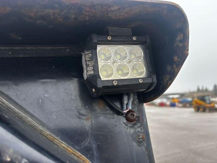 2009-caterpillar-232b2-image-56