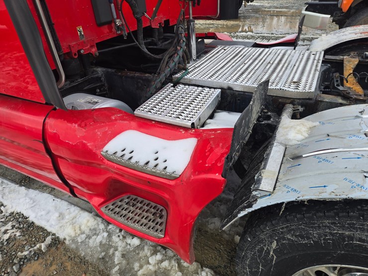 peterbilt-579-image-26