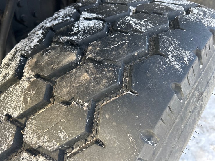 2005-international-7600-image-76