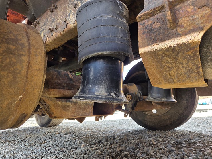 2005-massey-ferguson-8-image-44