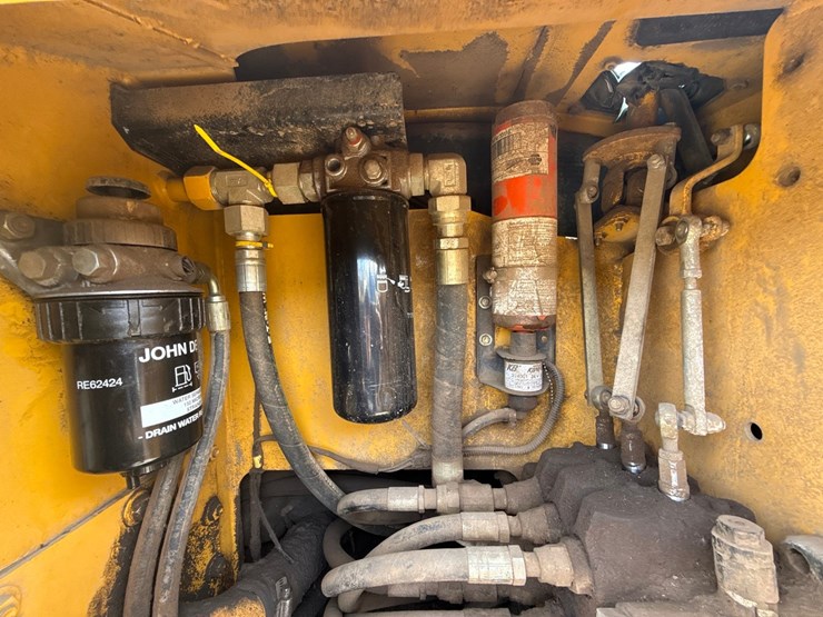 2002-deere-700h-lgp-image-35