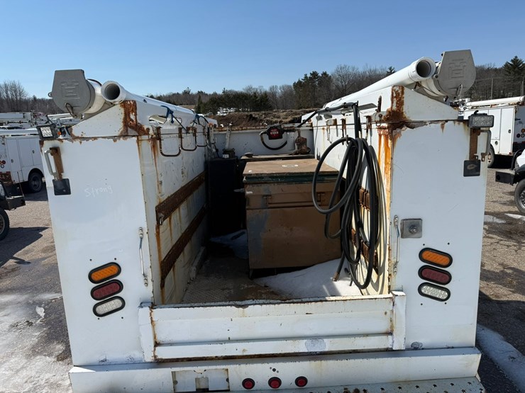 #1061-•-2016-ram-5500-heavy-duty-service-truck-image-12