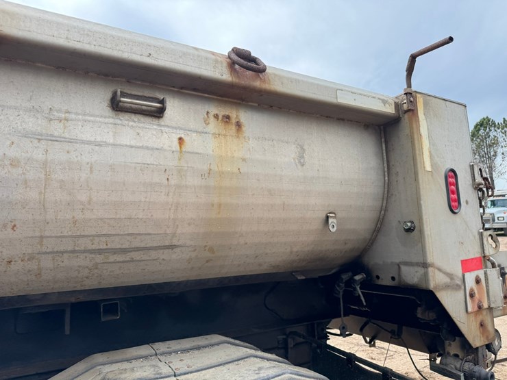 #2168-•-2001-sterling-4x2-snow-plow-truck-image-25