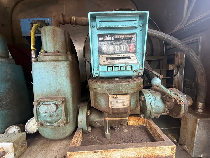 2012-international-7400-image-43