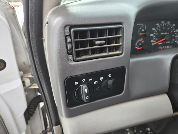 2001-ford-f350-image-52