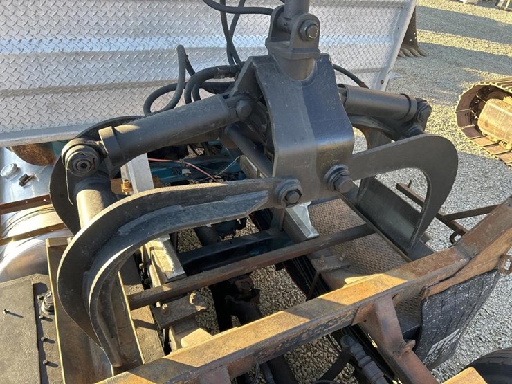 2001-mack-ch613-image-40