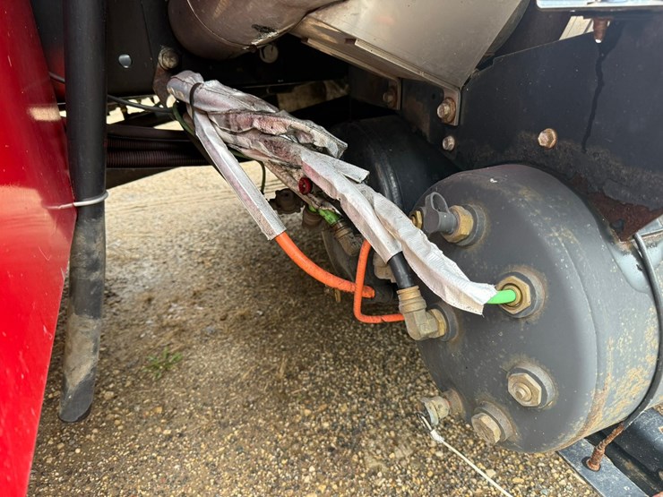 2012-international-7400-image-57