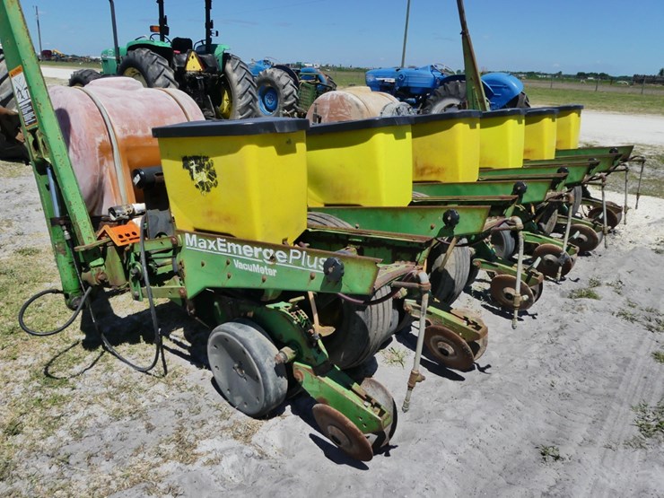 john-deere-7300-image-4