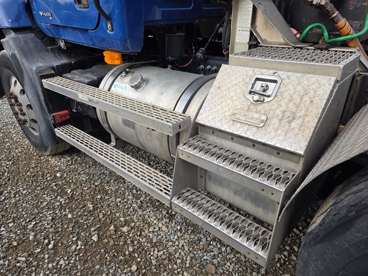 2007-massey-ferguson-8-image-19