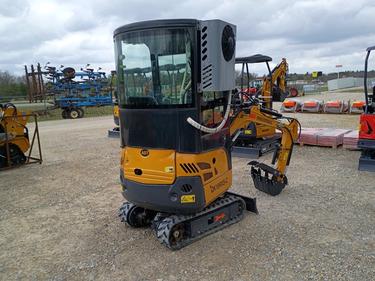 #24172-•-2025-agt-qk18rxs-c-mini-excavator-image-4