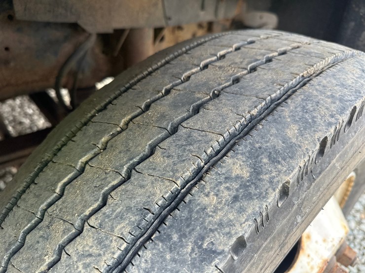 2000-gmc-t6500-image-69