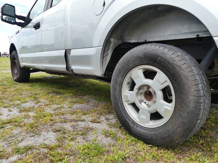 2015-ford-f150-xl-image-6