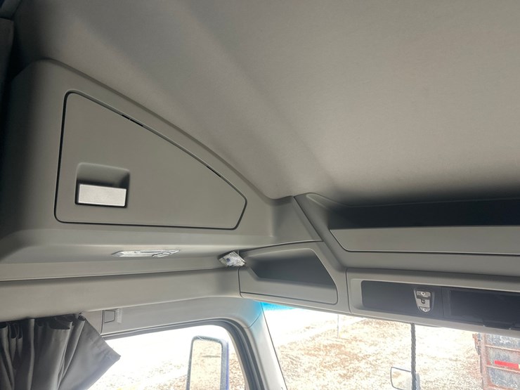 2020-kenworth-t680-image-53