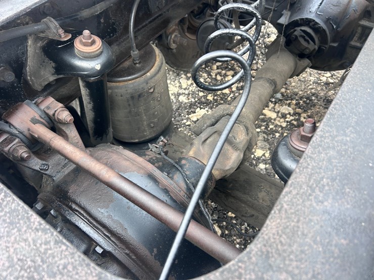 1998-peterbilt-379-image-39