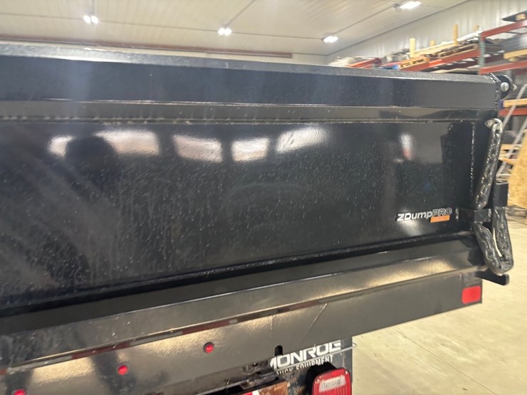 2022-ford-f550-sd-image-56