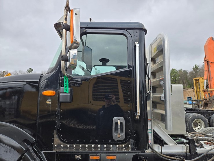 2019-international-hx620-image-15