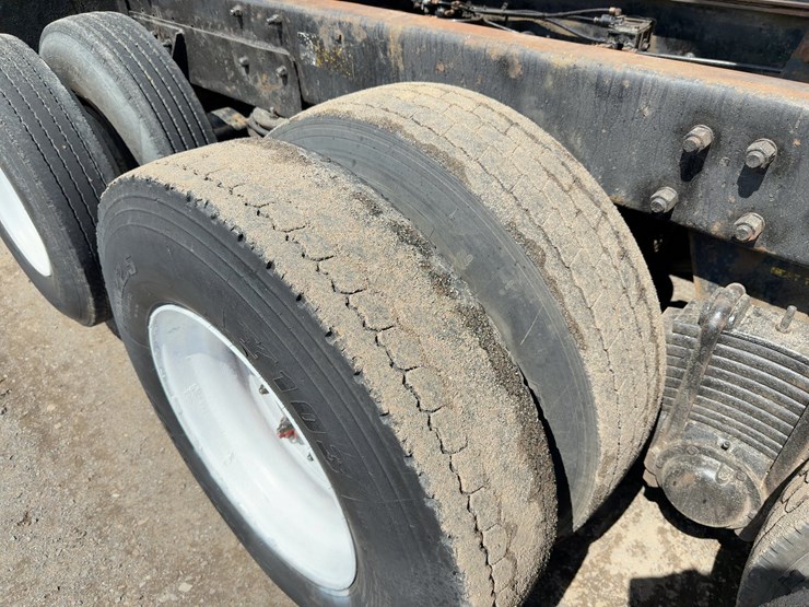 1998-mack-rd690s-image-16