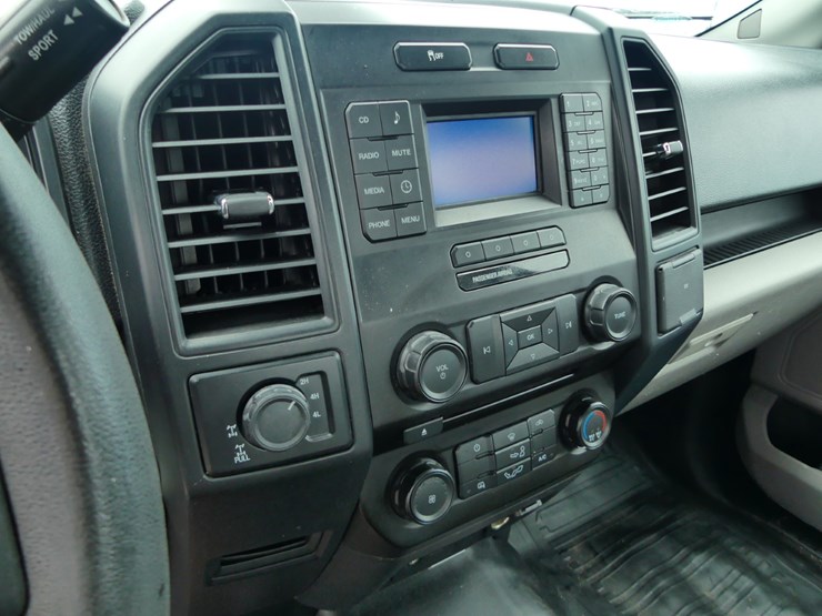 2015-ford-f150-xl-image-12