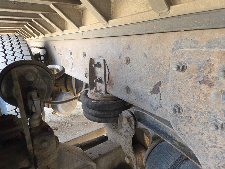 2012-international-7600-image-25