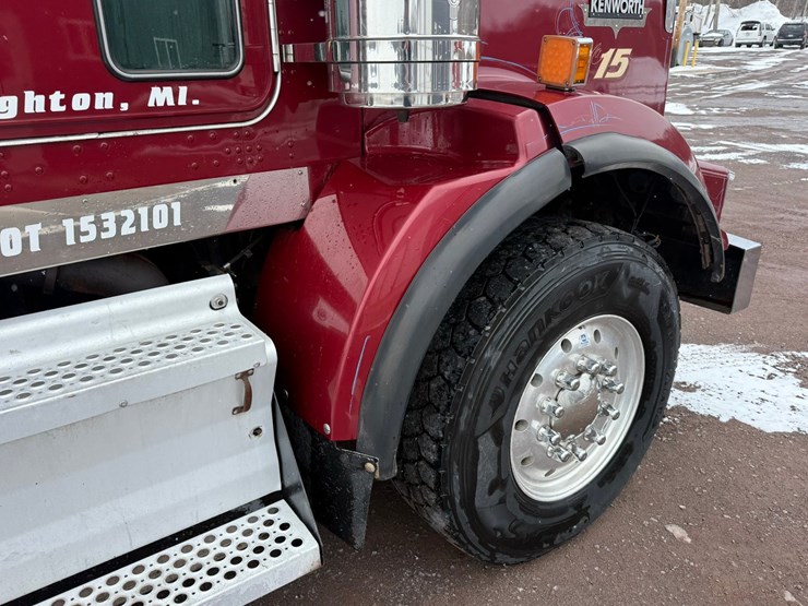 2011-kenworth-t800-image-33