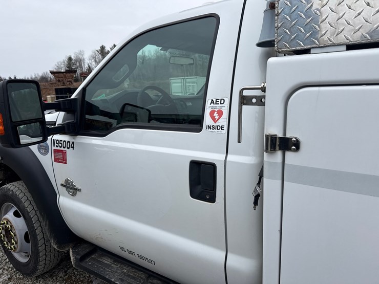 2015-ford-f550-image-19