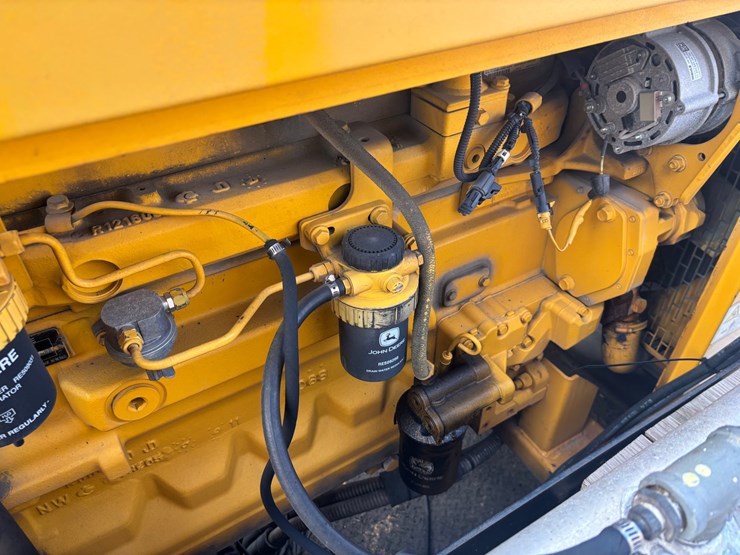 2005-gmc-t7500-image-58