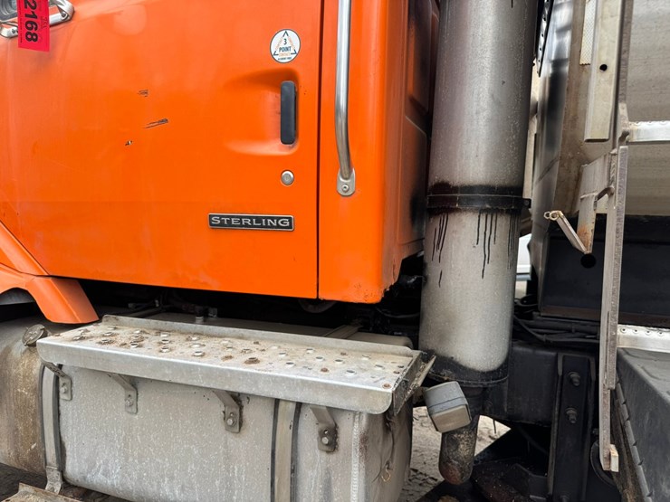 #2168-•-2001-sterling-4x2-snow-plow-truck-image-14