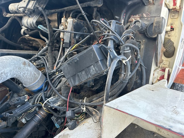 2005-international-7600-image-44