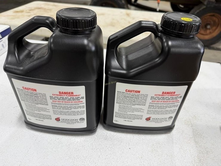 (2)-8lb-hodgdon-varget-rifle-powder-jugs-image-4