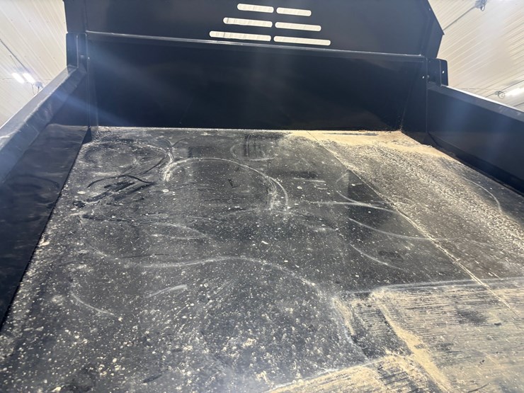 2022-ford-f550-sd-image-65