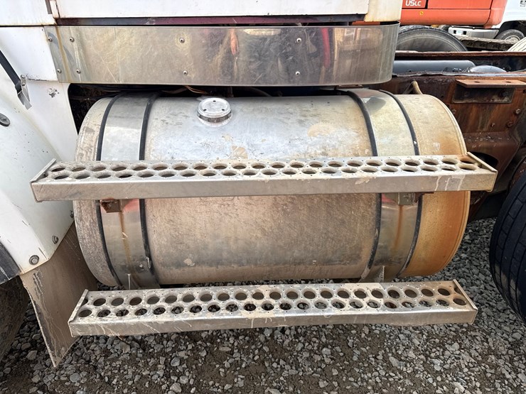 1996-western-star-4964s-image-27