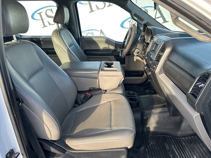 2021-ford-f550-image-66