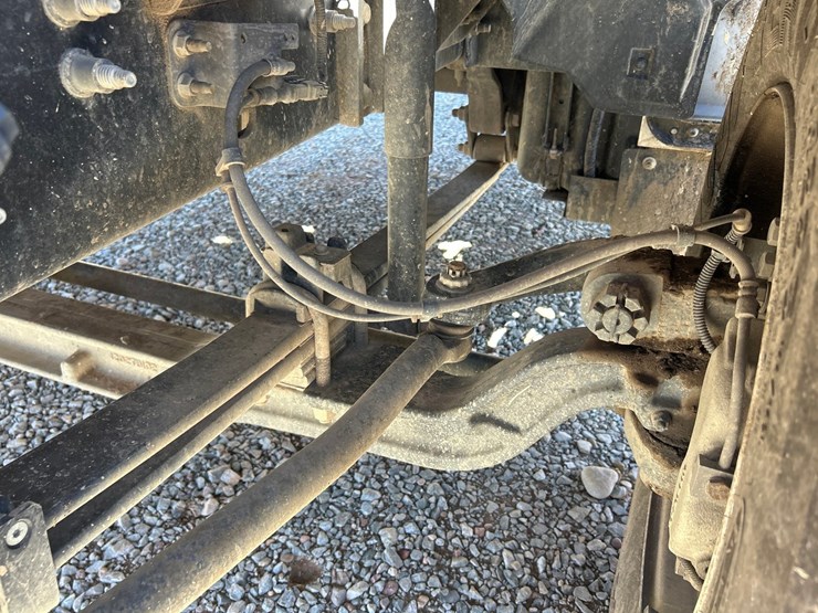 2023-ford-f750-image-37