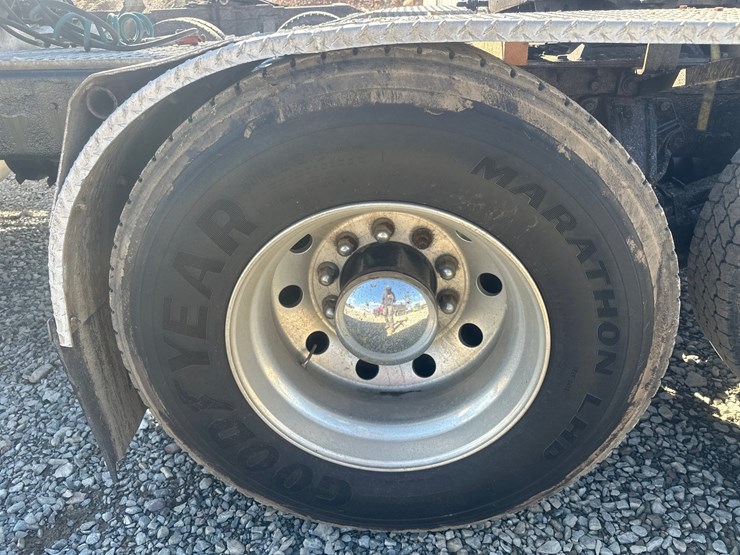 2008-peterbilt-386-image-57