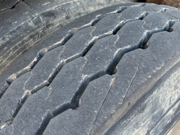 peterbilt-365-image-115