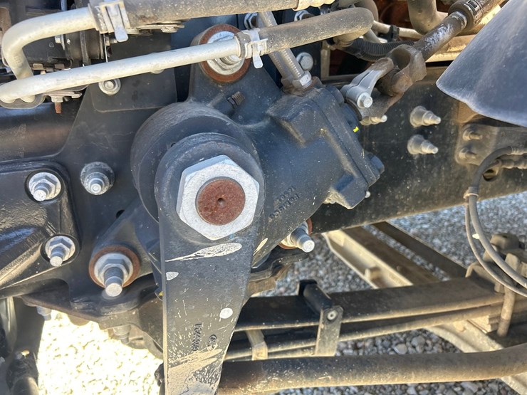 2023-ford-f750-image-36