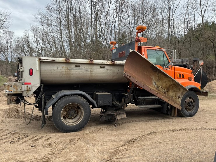 #2168-•-2001-sterling-4x2-snow-plow-truck-image-6