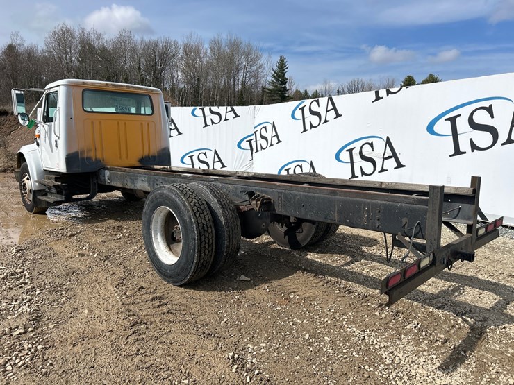 2000-international-4700-image-3