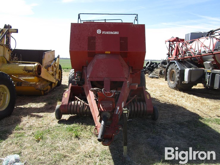 1994-hesston-4900-image-2