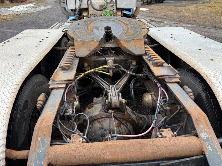 2020-kenworth-t800-image-44