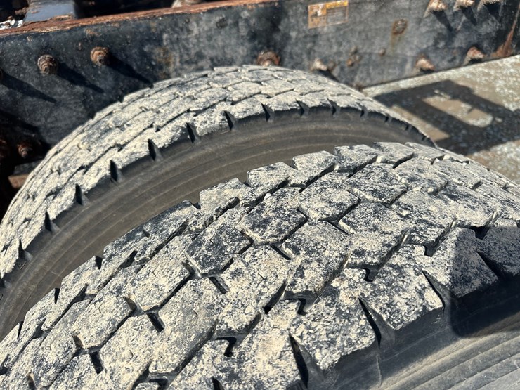 2015-peterbilt-337-image-64