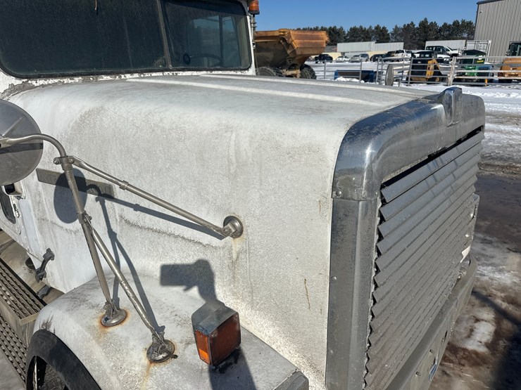 1986-international-f9370-image-11