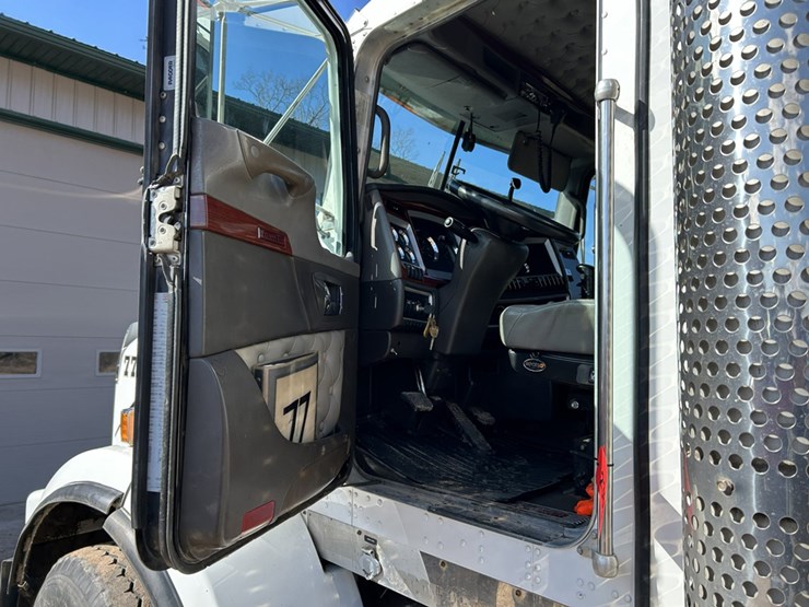 2006-kenworth-t800b-image-58