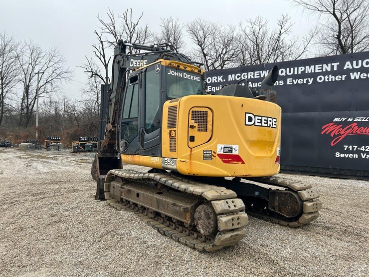 2020-deere-135g-image-2