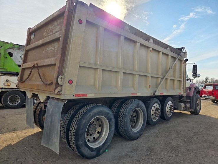 2012-international-7600-image-5