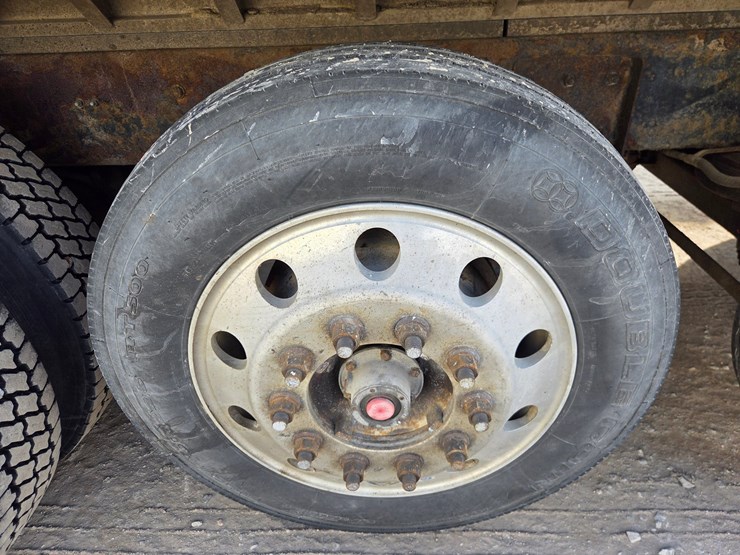 2012-international-7600-image-70